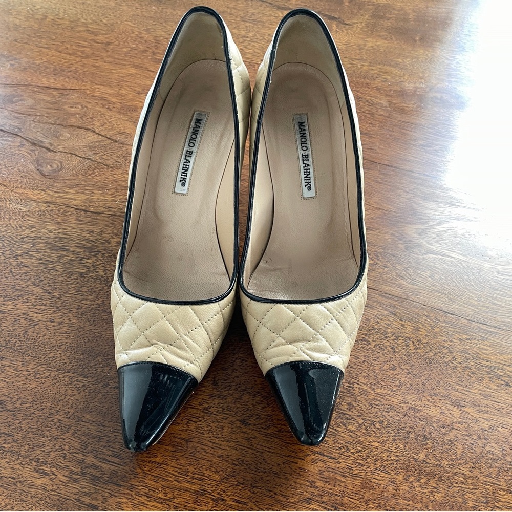 Manolo Blanhik cap-toe quilted heels size 39.5 - classic Chanel vibe